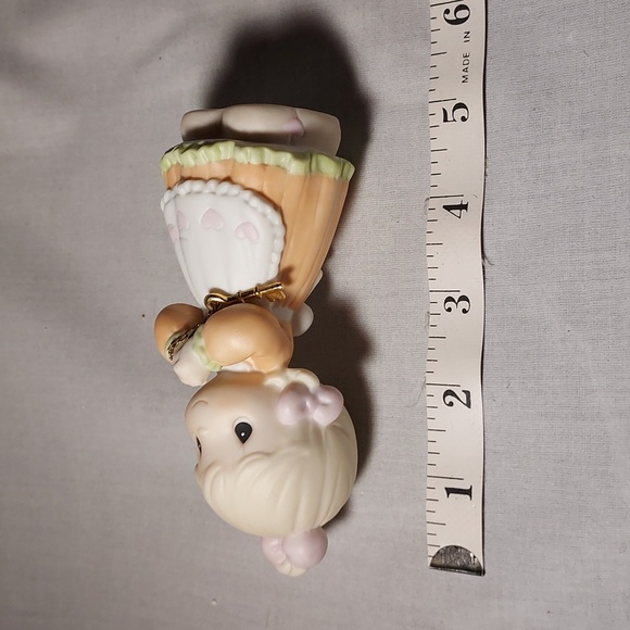 Vintage 1998 Precious Moments "Love Is The Key" Figurine in Original Box - Picture 5 of 8